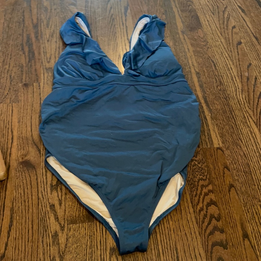 Pea In the pod maternity swimsuit